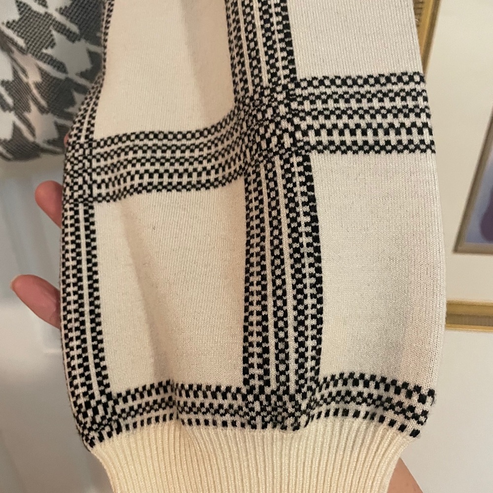 Anthropologie Houndstooth Sweater Size Large EUC - Picture 6 of 6